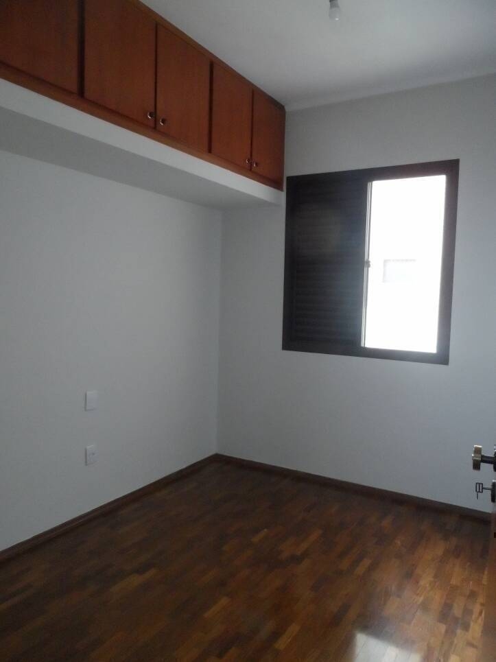 Apartamento à venda com 3 quartos, 120m² - Foto 12