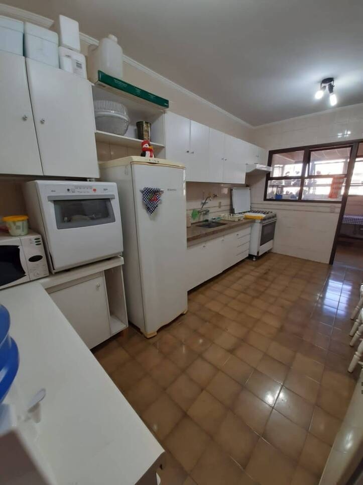 Apartamento à venda com 3 quartos, 140m² - Foto 11