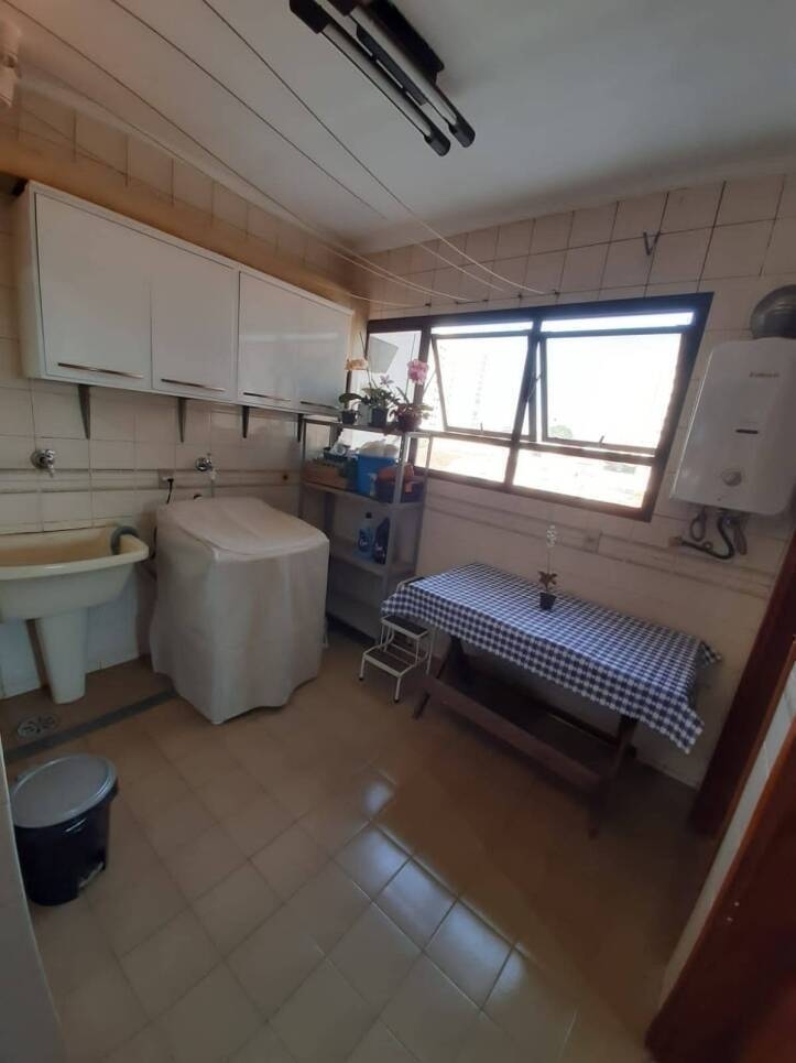 Apartamento à venda com 3 quartos, 140m² - Foto 12