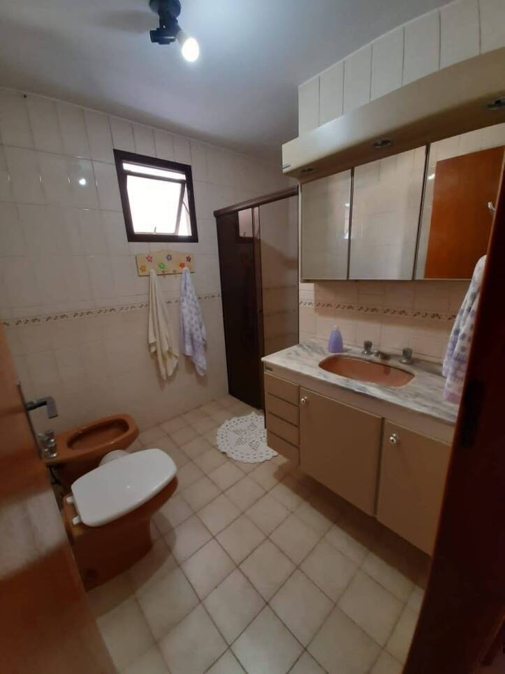 Apartamento à venda com 3 quartos, 140m² - Foto 19