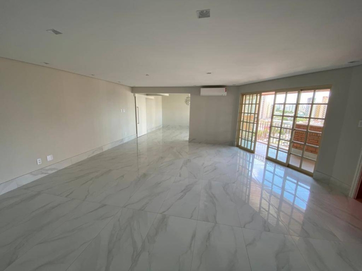 Apartamento à venda com 3 quartos, 207m² - Foto 20