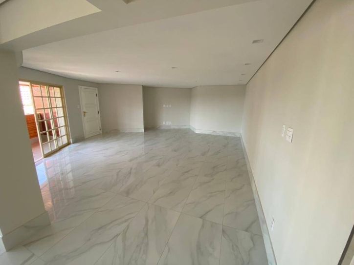 Apartamento à venda com 3 quartos, 207m² - Foto 17