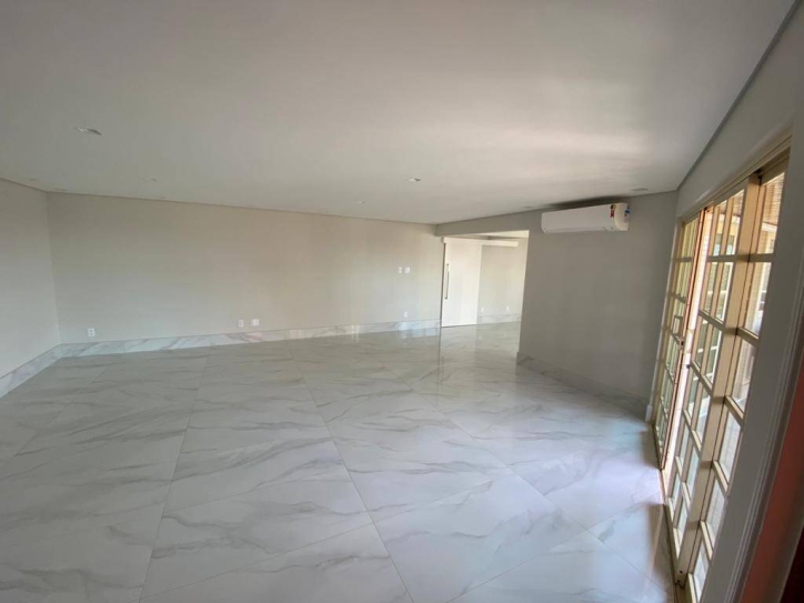 Apartamento à venda com 3 quartos, 207m² - Foto 13