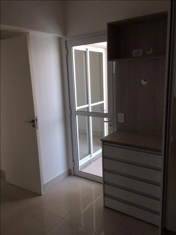 Apartamento à venda com 2 quartos, 65m² - Foto 8