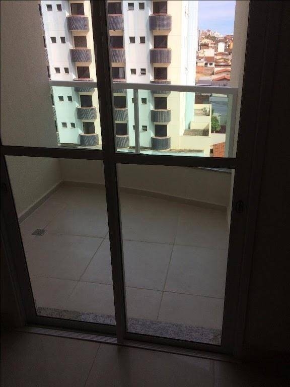 Apartamento à venda com 2 quartos, 65m² - Foto 4