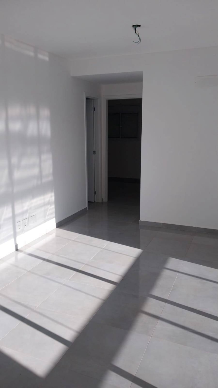 Apartamento à venda com 2 quartos, 70m² - Foto 9