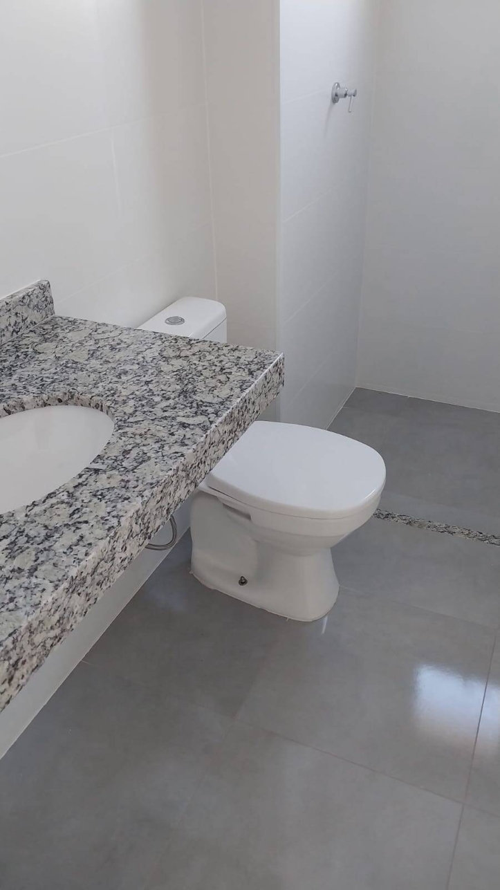 Apartamento à venda com 2 quartos, 70m² - Foto 3