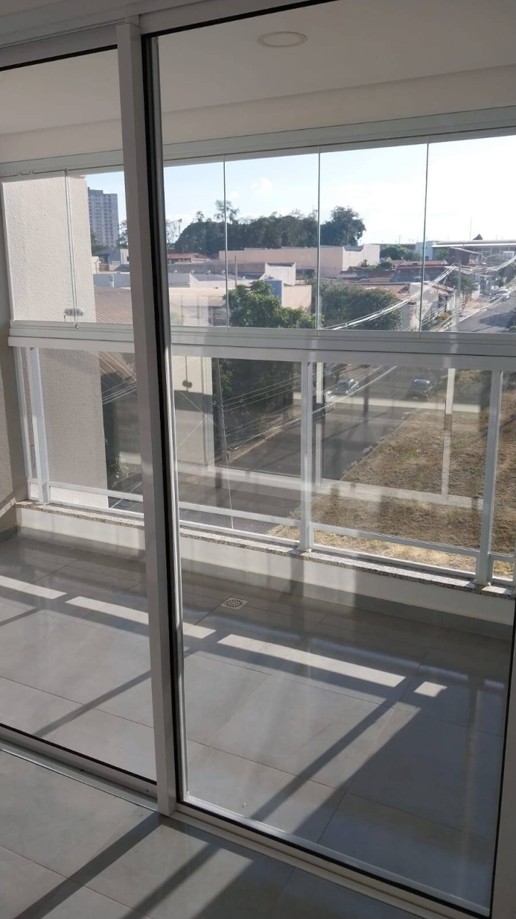 Apartamento à venda com 2 quartos, 70m² - Foto 2