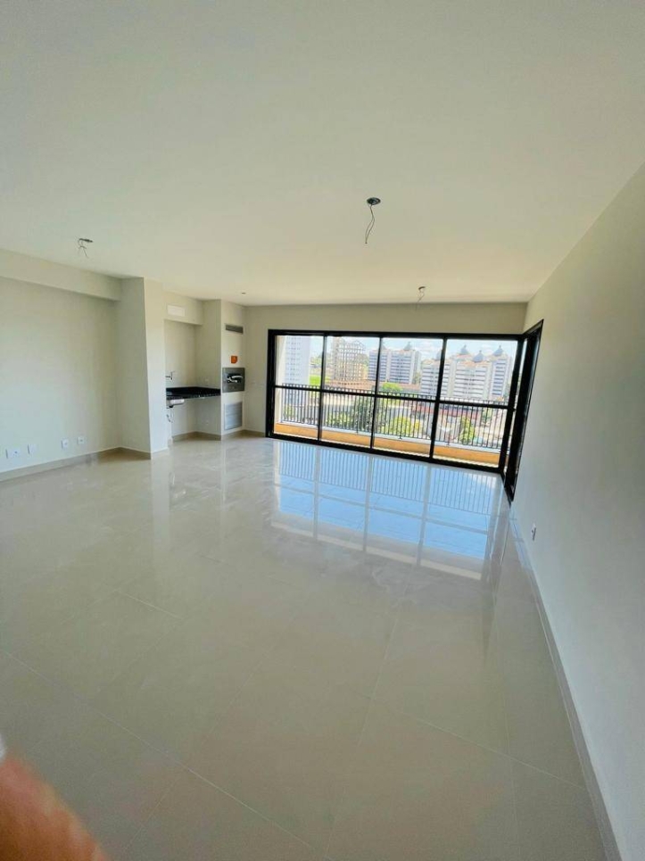 Apartamento à venda com 3 quartos, 159m² - Foto 2