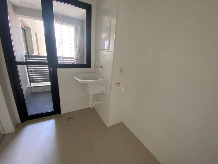 Apartamento à venda com 3 quartos, 159m² - Foto 19