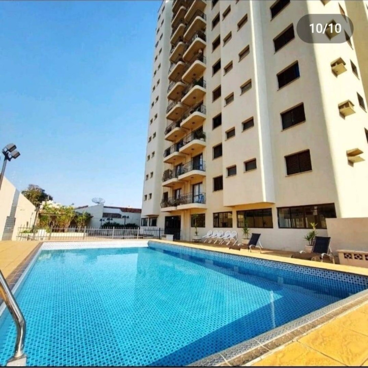 Apartamento à venda com 3 quartos, 128m² - Foto 2