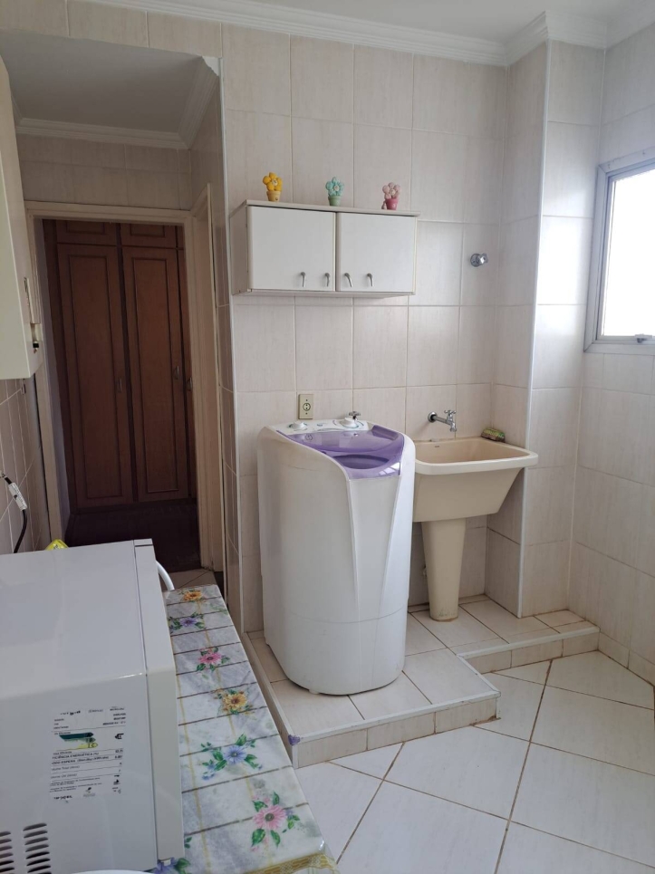 Apartamento à venda com 3 quartos, 100m² - Foto 2