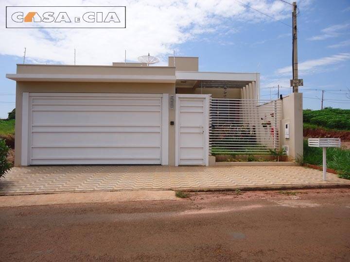 Casa à venda com 2 quartos, 168m² - Foto 2