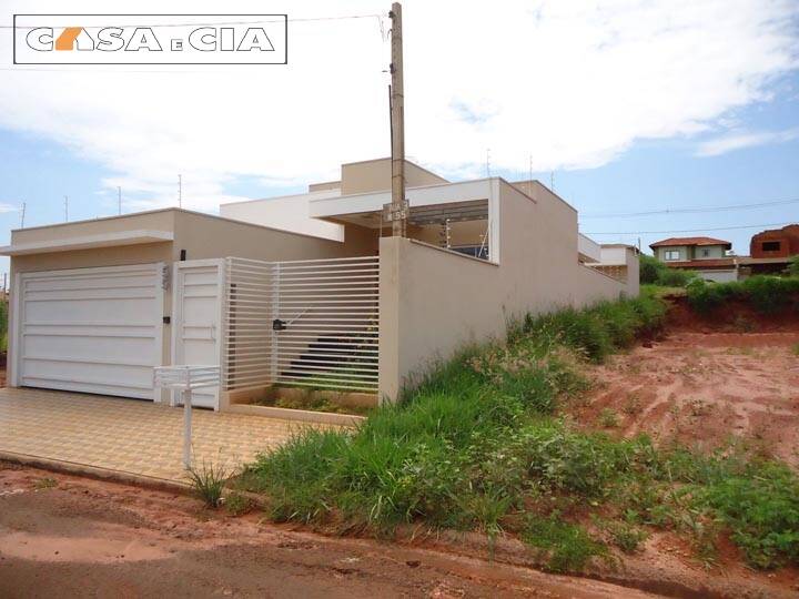 Casa à venda com 2 quartos, 168m² - Foto 3