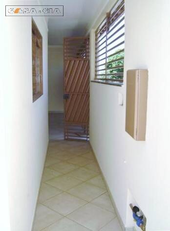 Casa à venda com 3 quartos, 99m² - Foto 2