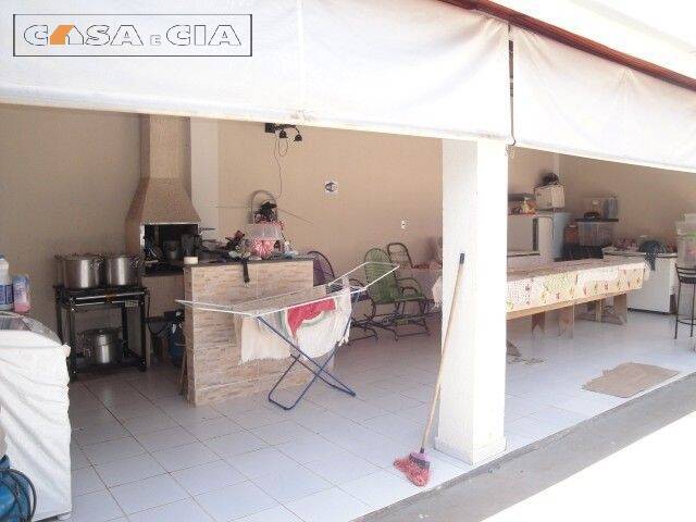 Casa à venda com 2 quartos, 90m² - Foto 14