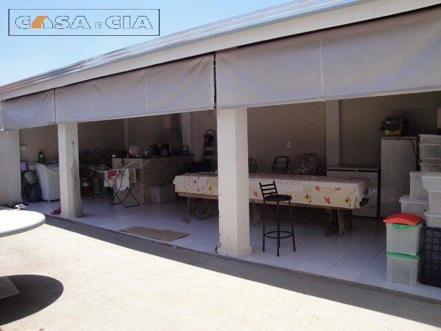 Casa à venda com 2 quartos, 90m² - Foto 2