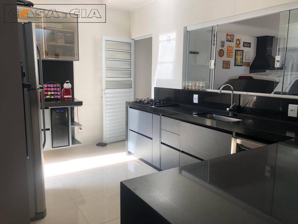 Casa à venda com 3 quartos, 132m² - Foto 11