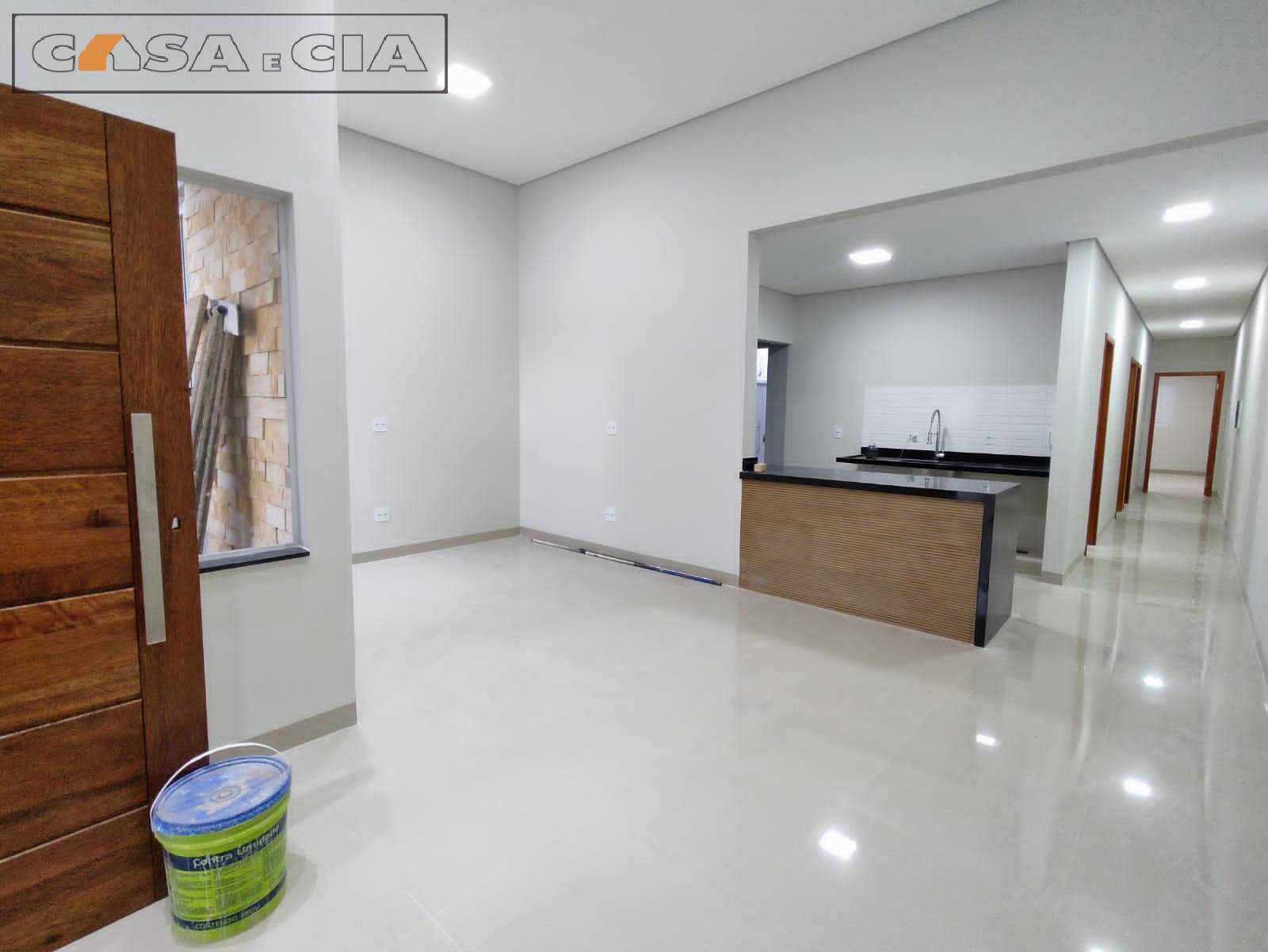 Casa à venda com 3 quartos, 121m² - Foto 2