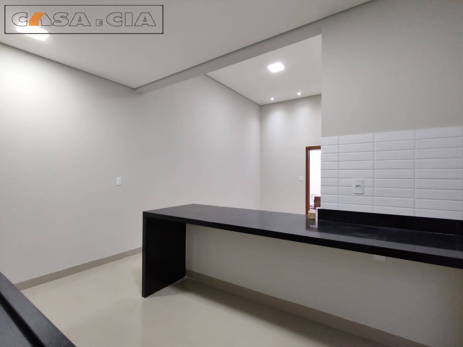 Casa à venda com 3 quartos, 121m² - Foto 3