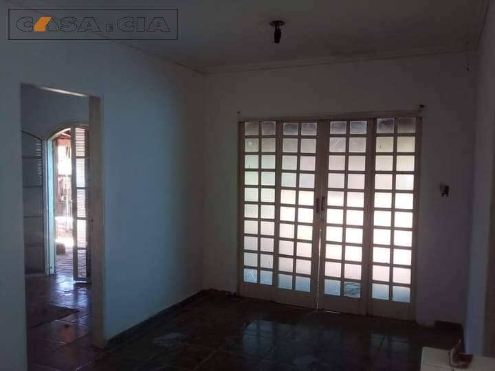 Casa à venda com 2 quartos, 200m² - Foto 5