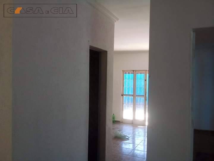 Casa à venda com 2 quartos, 200m² - Foto 9