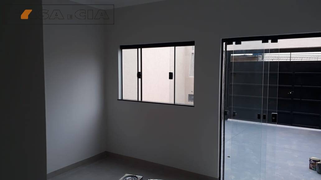 Casa à venda com 2 quartos, 58m² - Foto 2