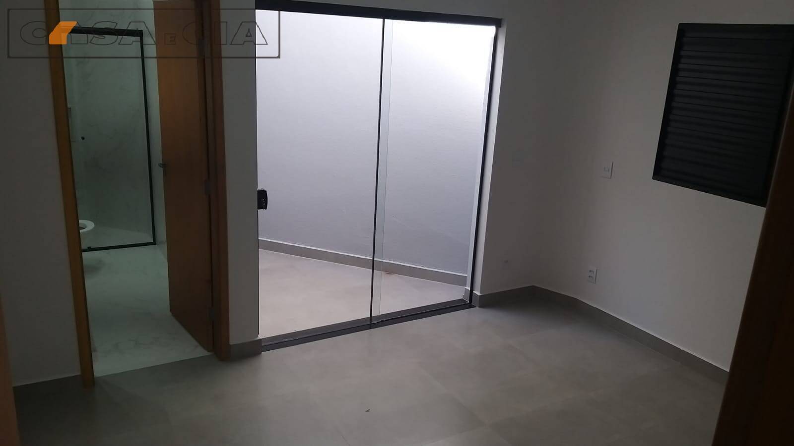 Casa à venda com 3 quartos, 153m² - Foto 2