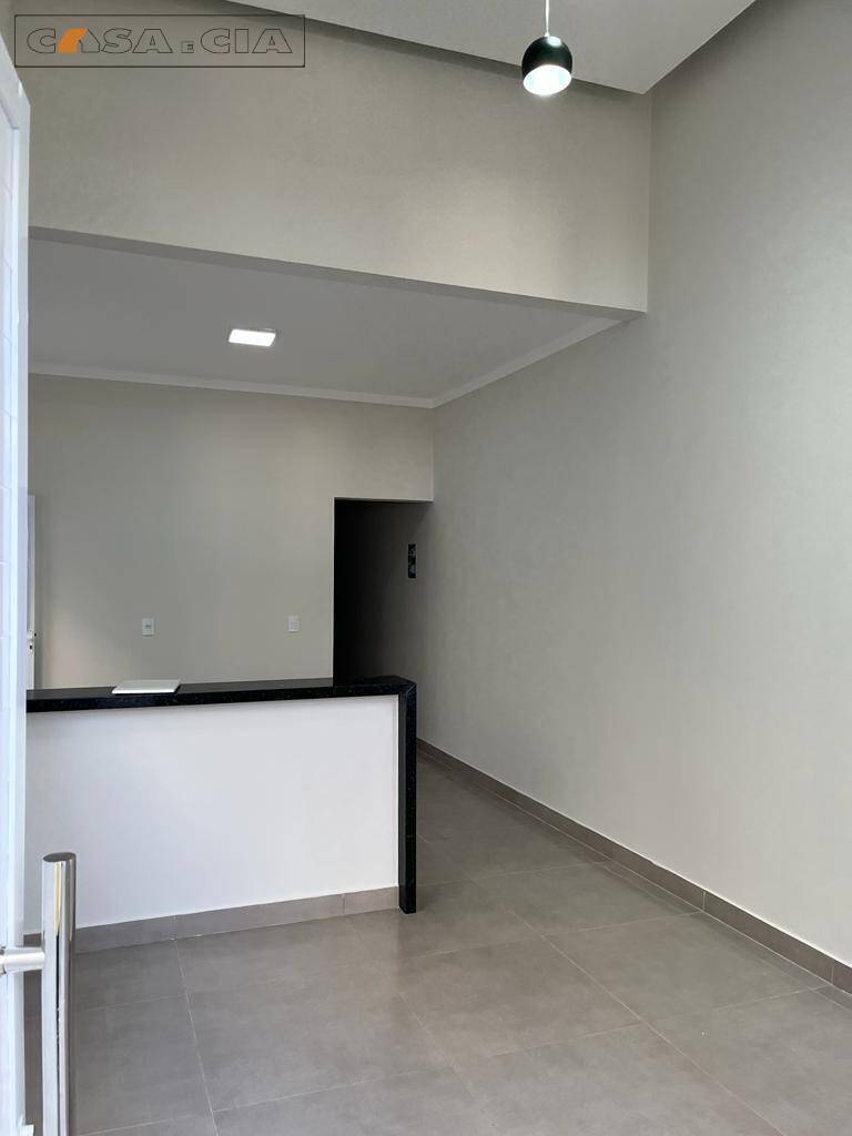 Casa à venda com 2 quartos, 60m² - Foto 2