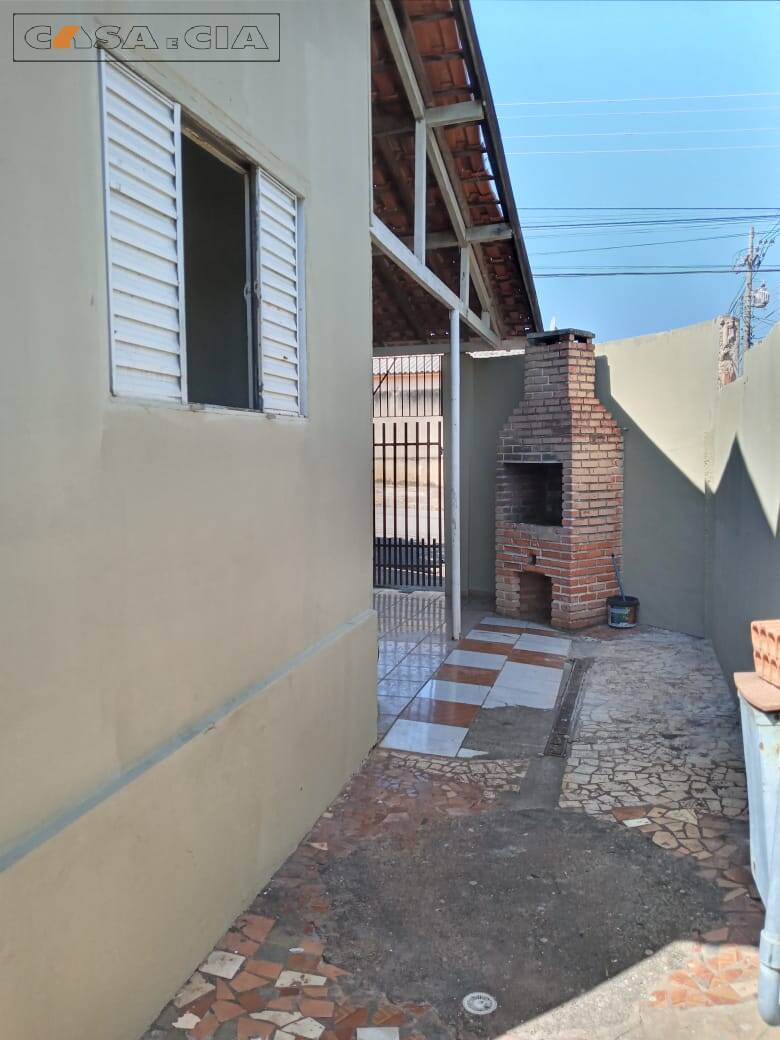 Casa à venda com 3 quartos, 100m² - Foto 2