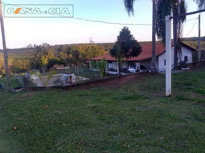 Casa à venda com 3 quartos, 200m² - Foto 4