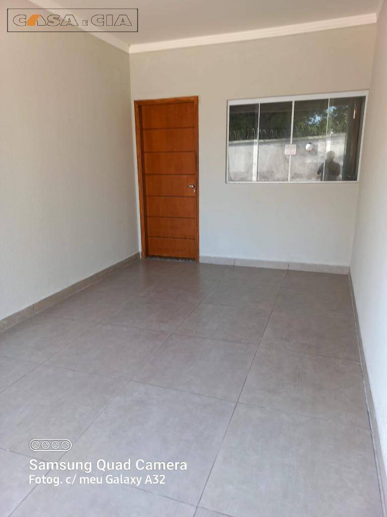 Casa à venda com 2 quartos, 76m² - Foto 1