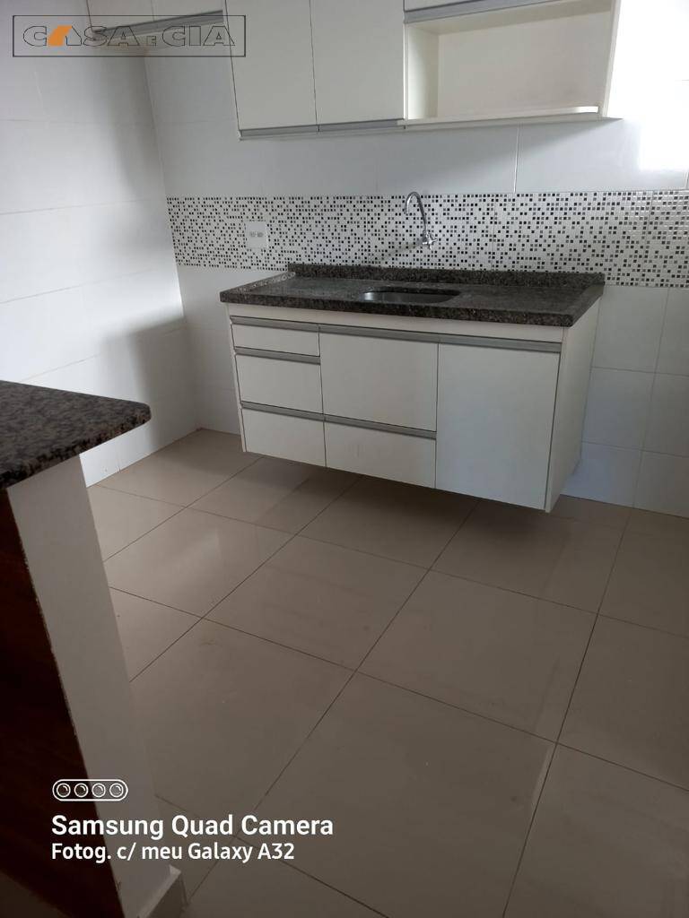 Casa à venda com 2 quartos, 76m² - Foto 4