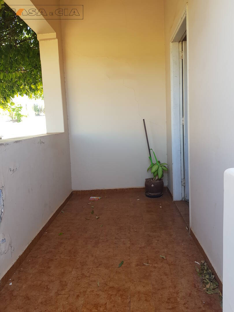 Casa à venda com 2 quartos, 100m² - Foto 3