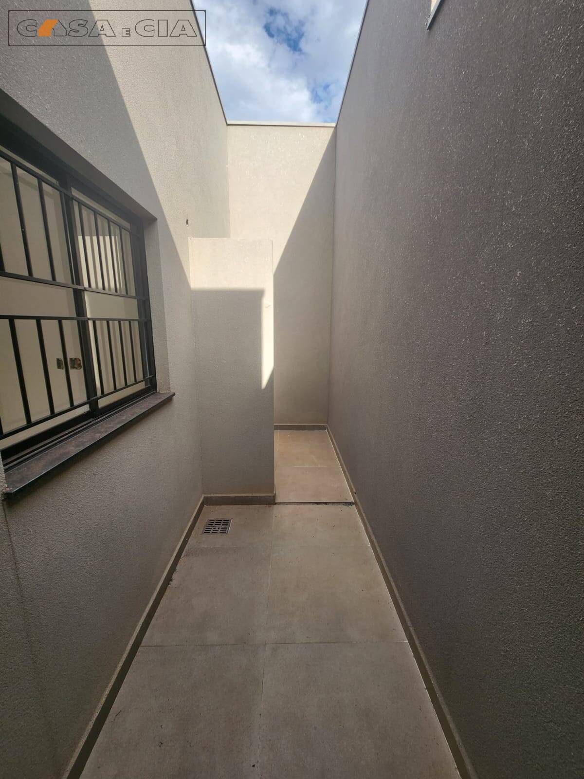 Casa à venda com 2 quartos, 64m² - Foto 12