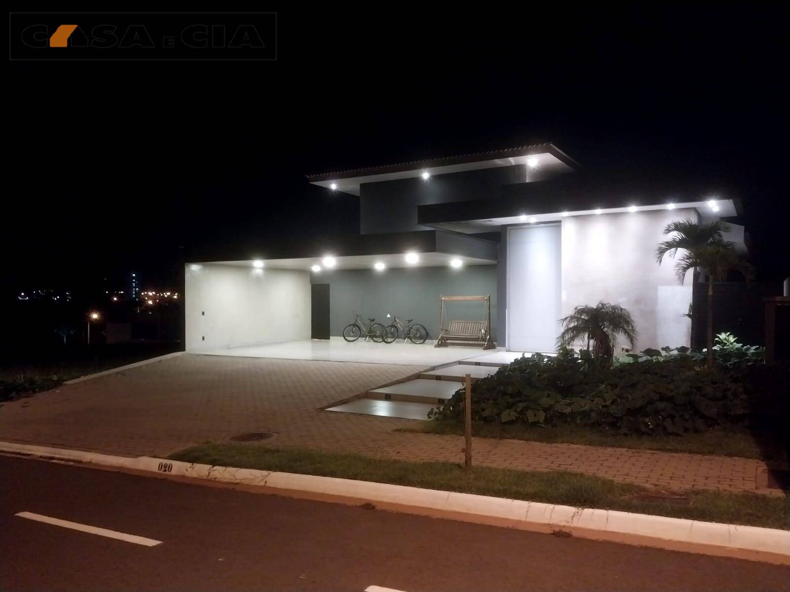 Casa à venda e aluguel com 3 quartos, 300m² - Foto 13