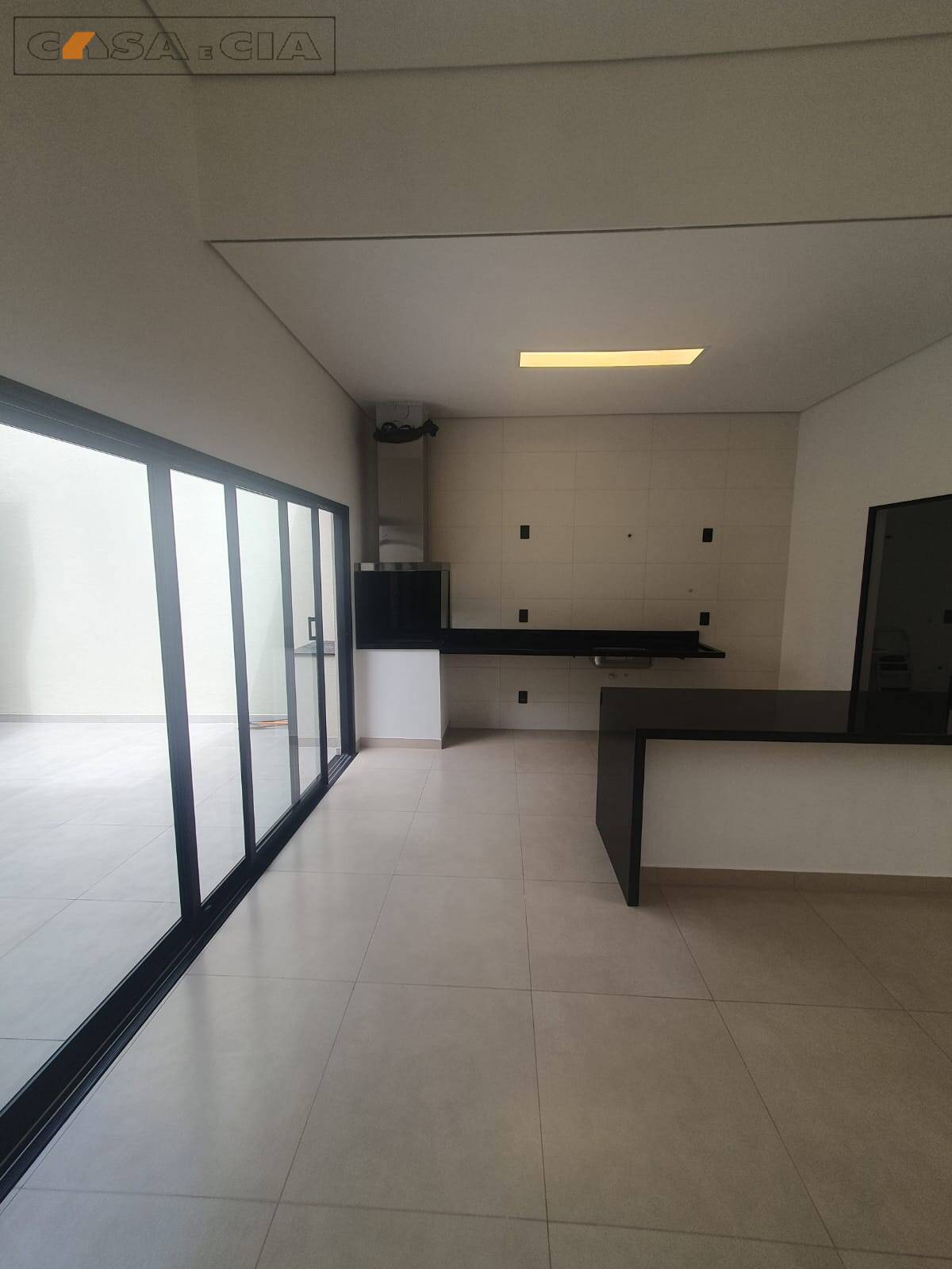 Casa à venda com 3 quartos, 121m² - Foto 3