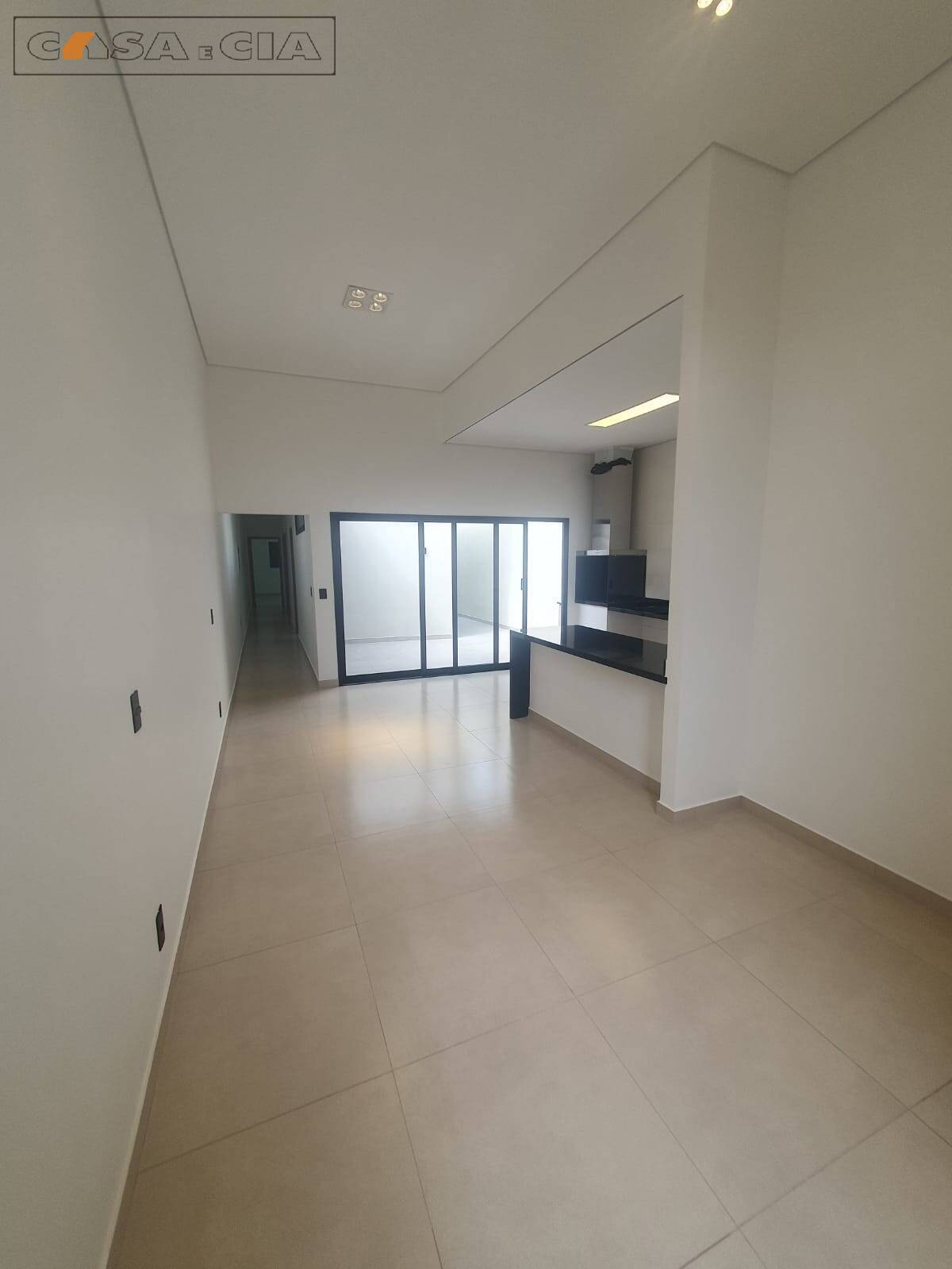 Casa à venda com 3 quartos, 121m² - Foto 4