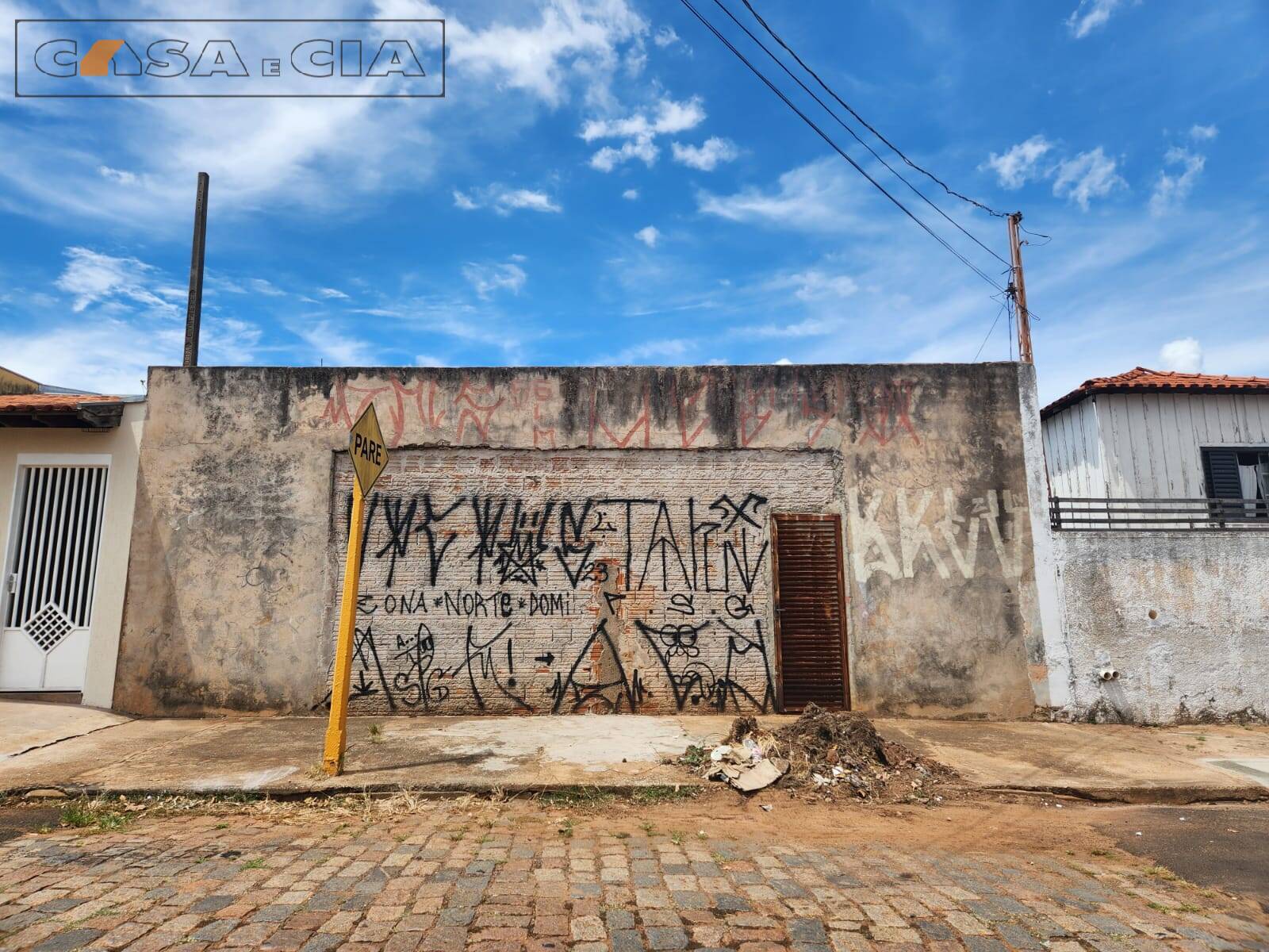 Terreno à venda, 300m² - Foto 1