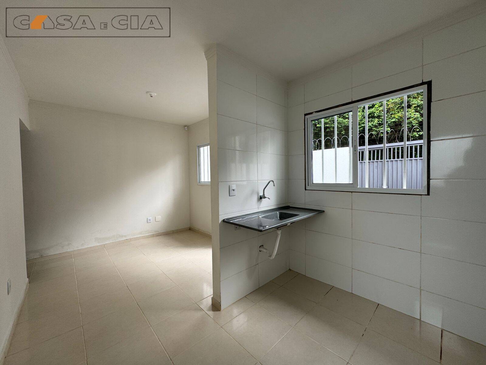 Casa à venda com 2 quartos, 48m² - Foto 4