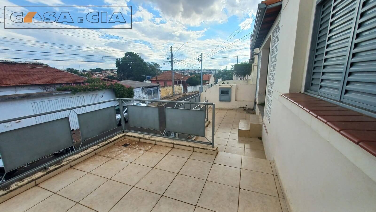 Casa à venda e aluguel com 3 quartos, 160m² - Foto 3