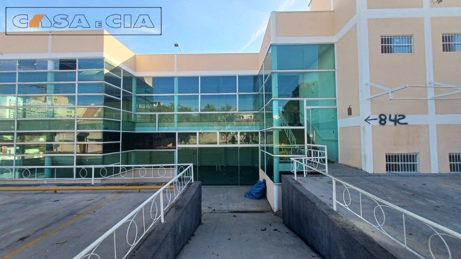 Prédio Inteiro à venda e aluguel, 680m² - Foto 1