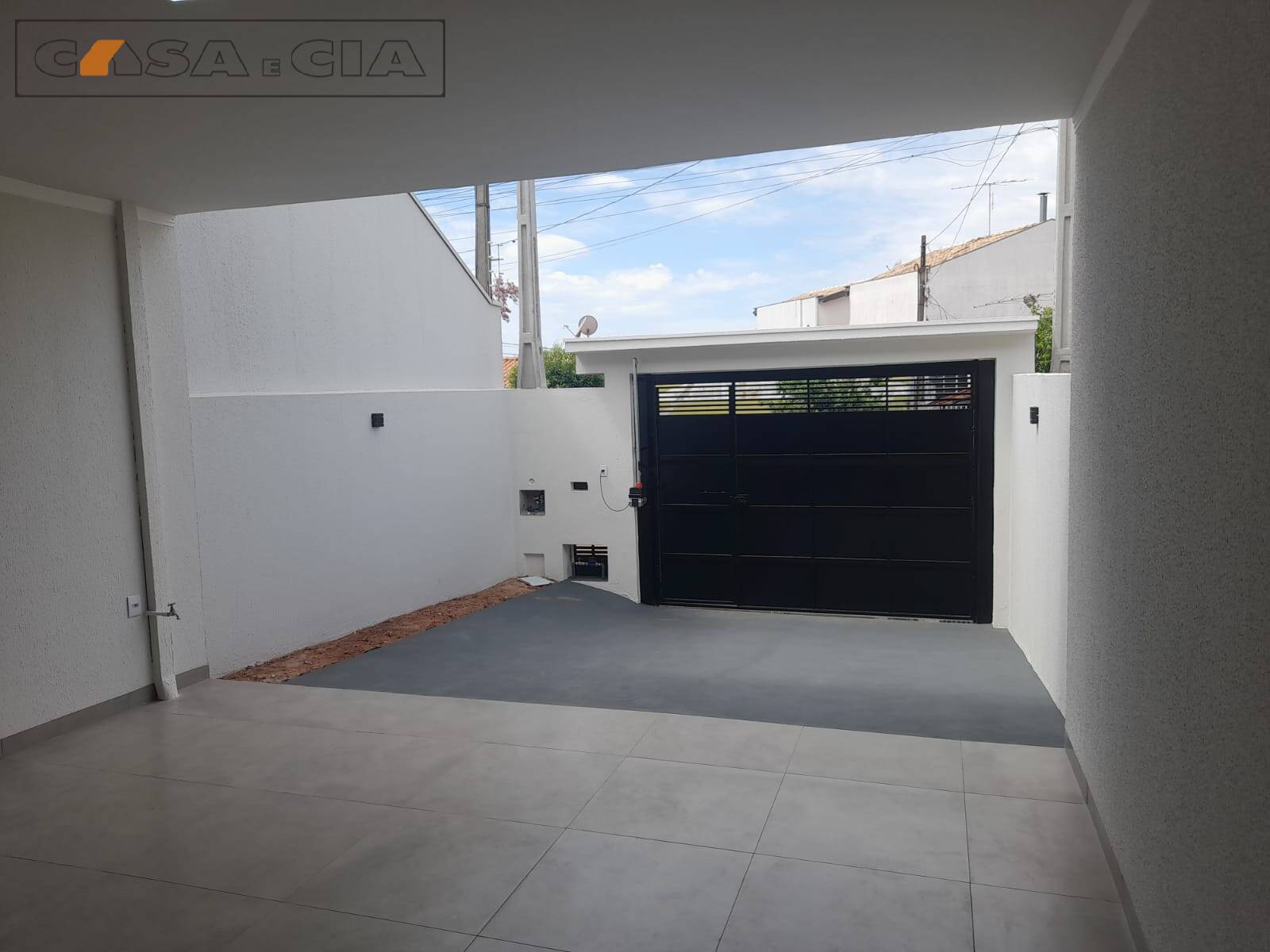 Casa à venda com 3 quartos, 120m² - Foto 1