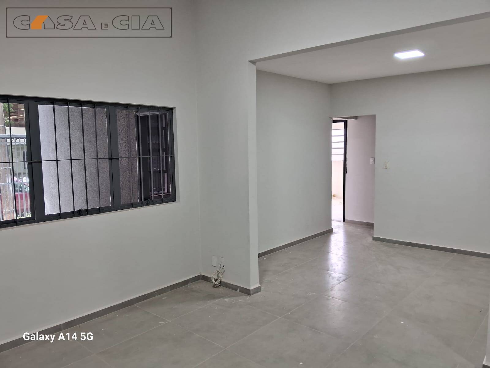 Casa à venda com 3 quartos, 168m² - Foto 1