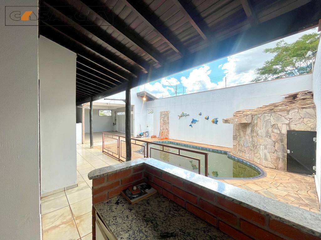 Casa à venda com 3 quartos, 360m² - Foto 10