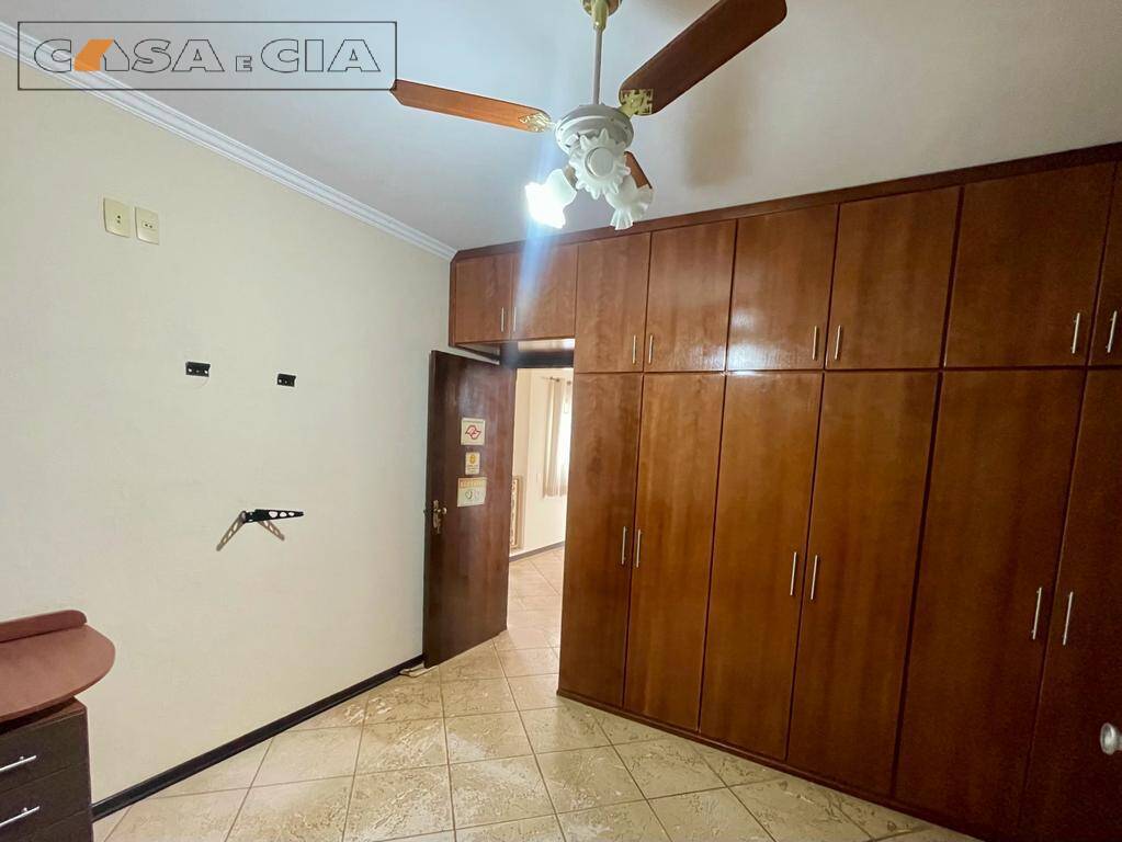 Casa à venda com 3 quartos, 360m² - Foto 17