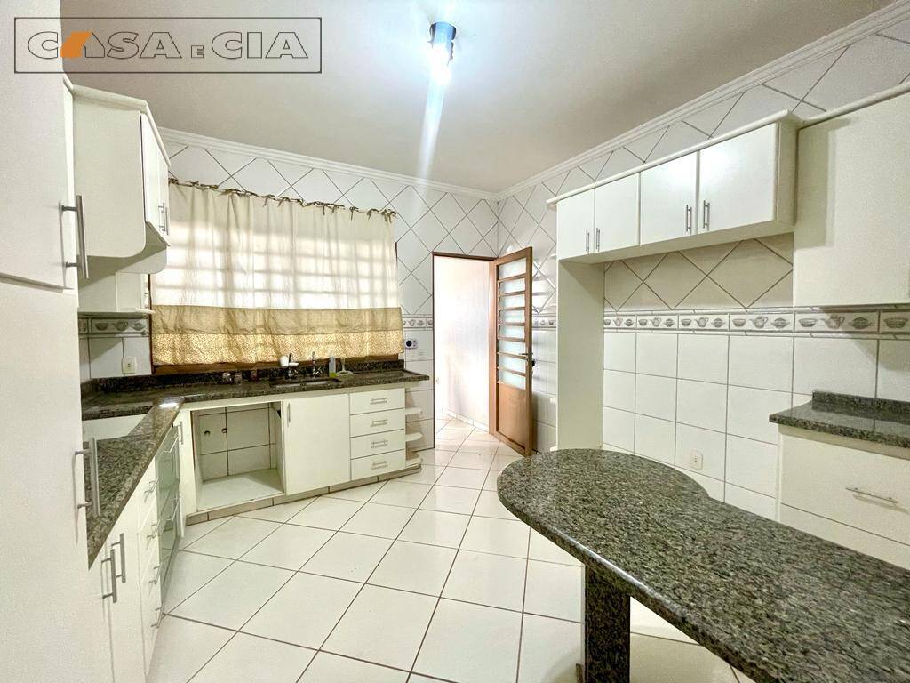 Casa à venda com 3 quartos, 360m² - Foto 12