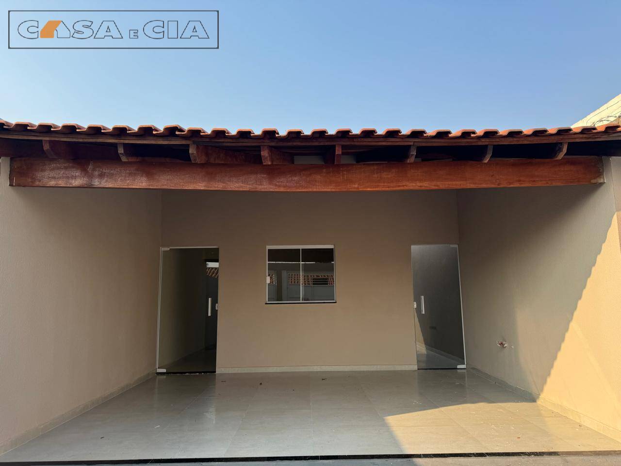 Casa à venda com 3 quartos, 95m² - Foto 1