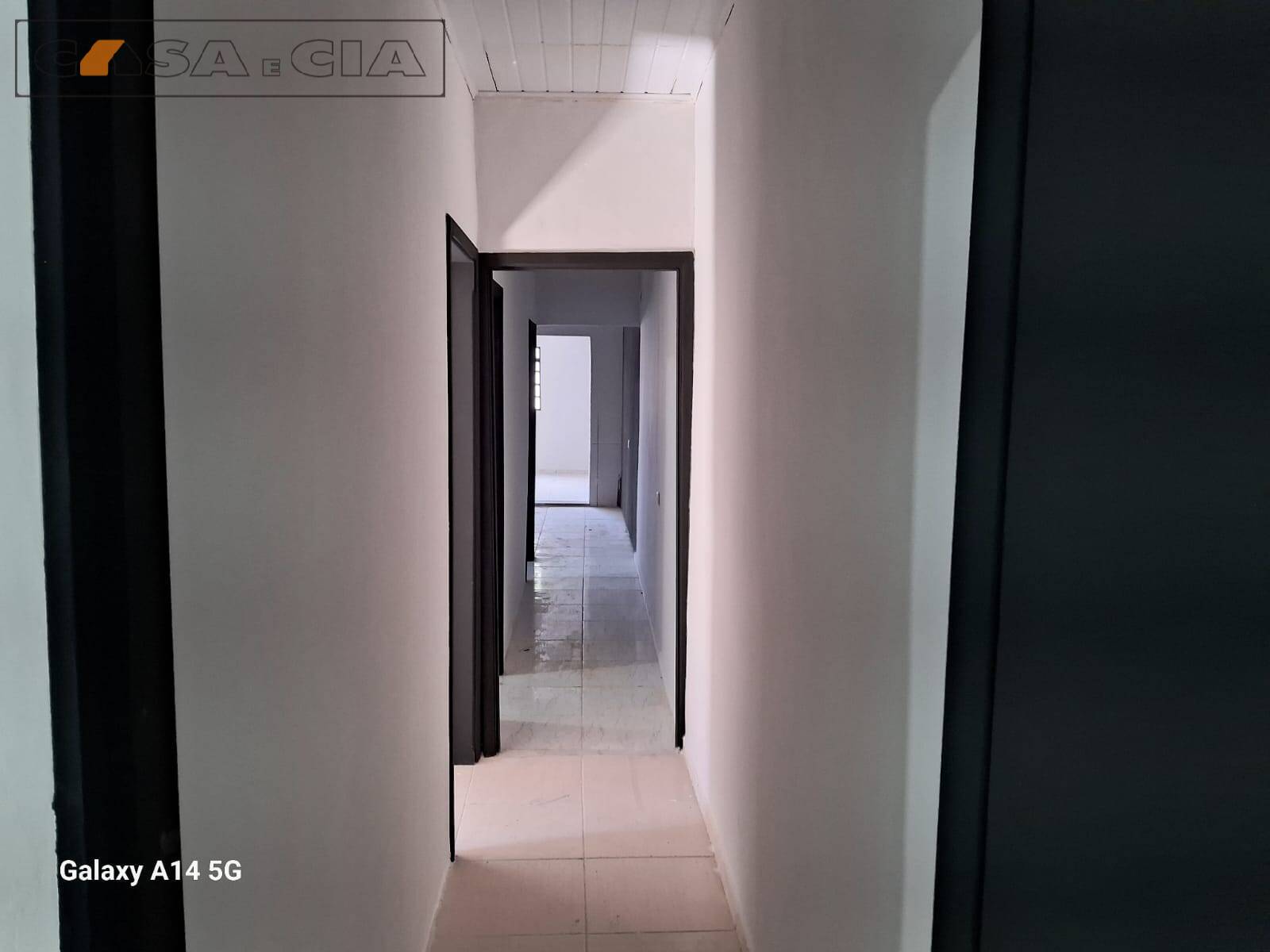 Casa à venda com 3 quartos, 70m² - Foto 12