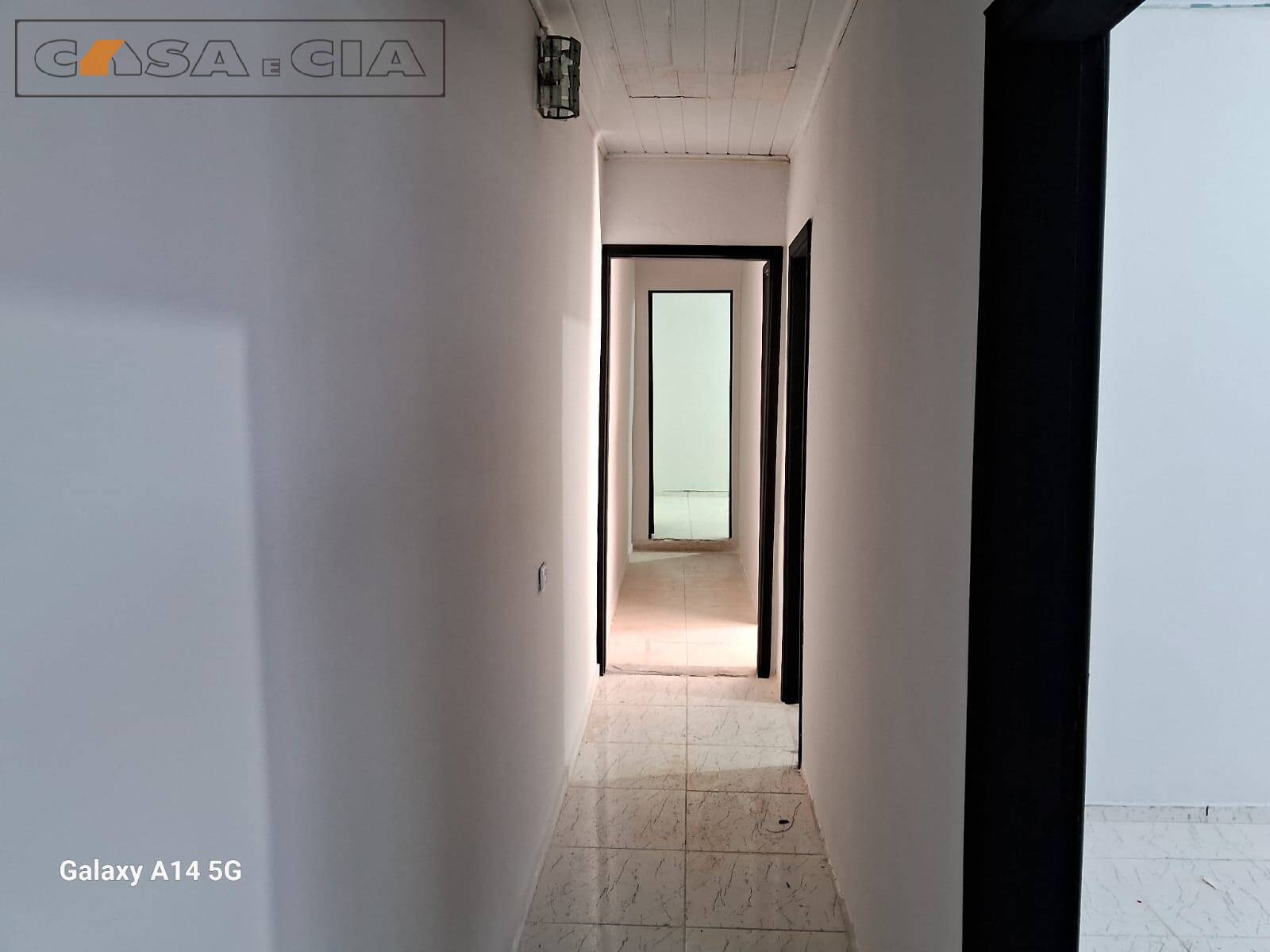 Casa à venda com 3 quartos, 70m² - Foto 11